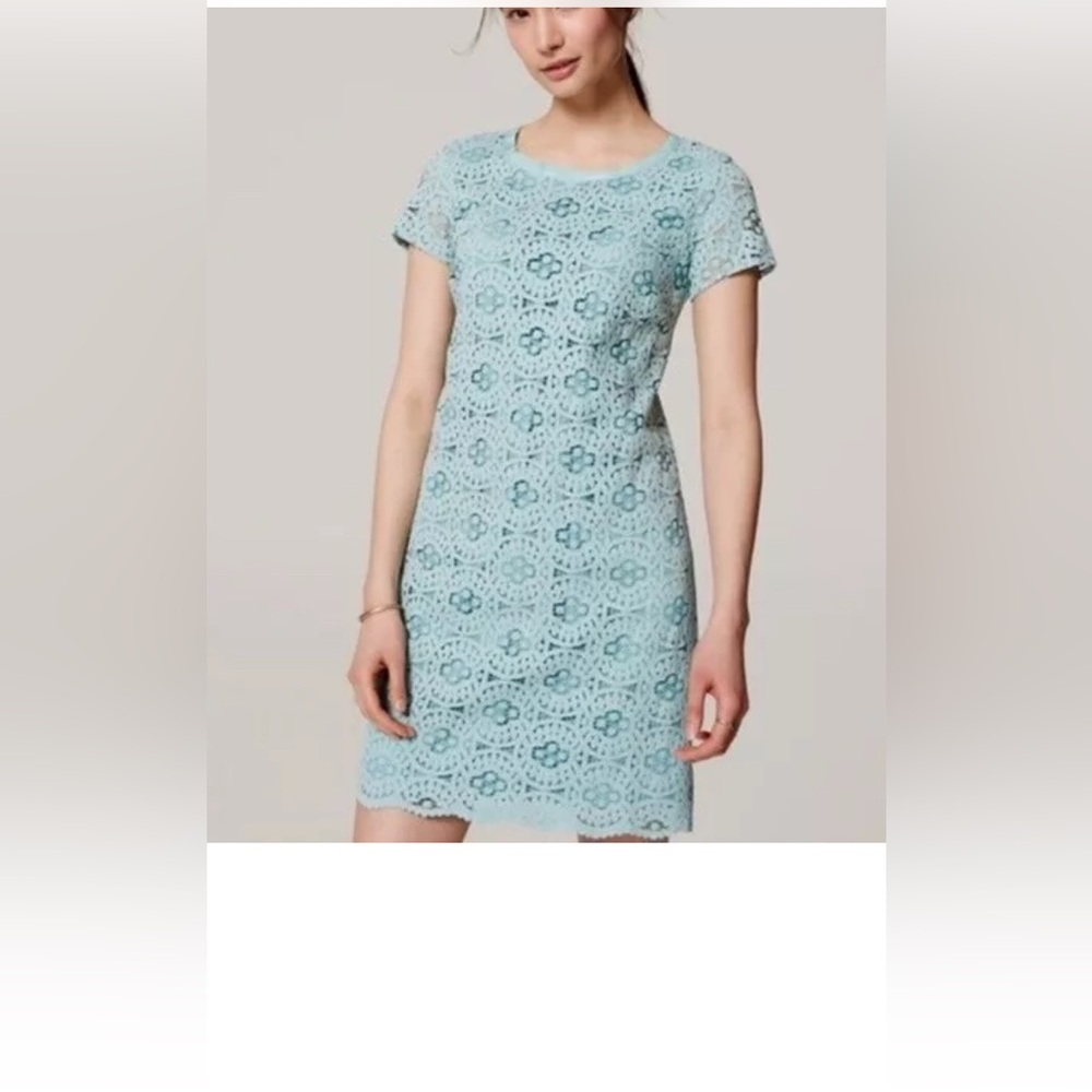 Elegant Lace Floral Dress in Turquoise, size 0 petite